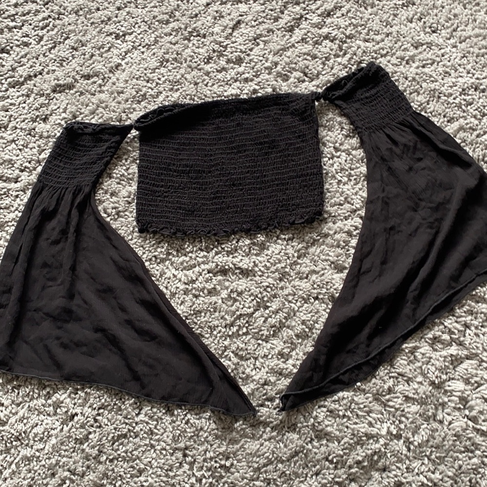 Off the shoulder crop with bell sleeves small